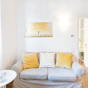 Center Flat Via Dei Neri Appartement